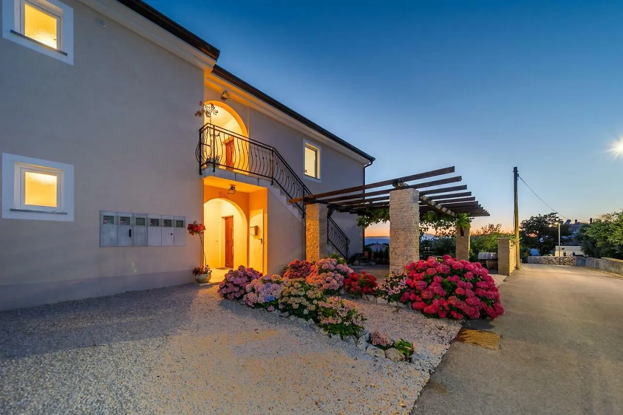 Apartments Bugenvila Brzac Croatia